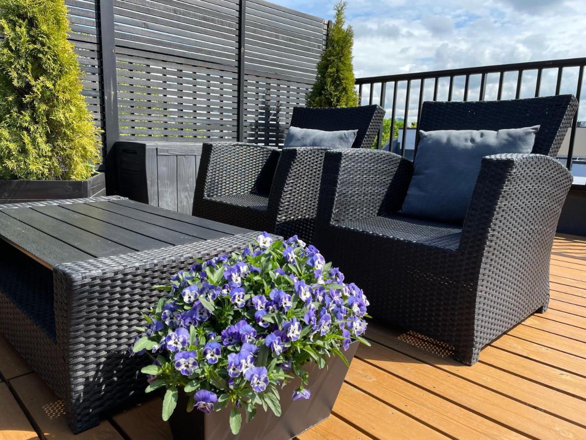 City Terrace Apartment Avangard - Large Private Roof Terrace Tallinn Eksteriør billede